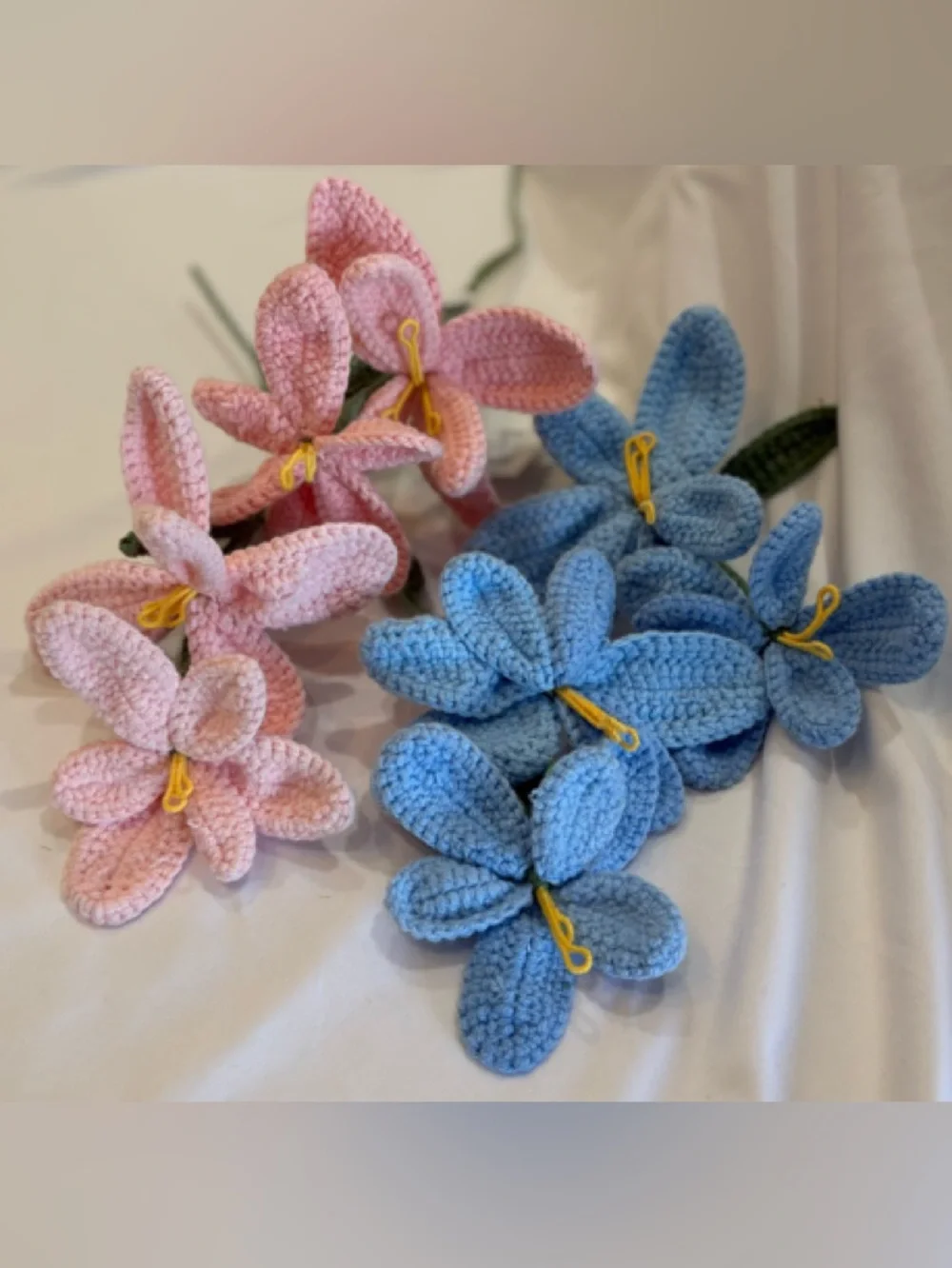 4 - CROCHET FLOWER STEMS 2 BLUE / 2 PINK HOBBY LOBBY NEW NWT